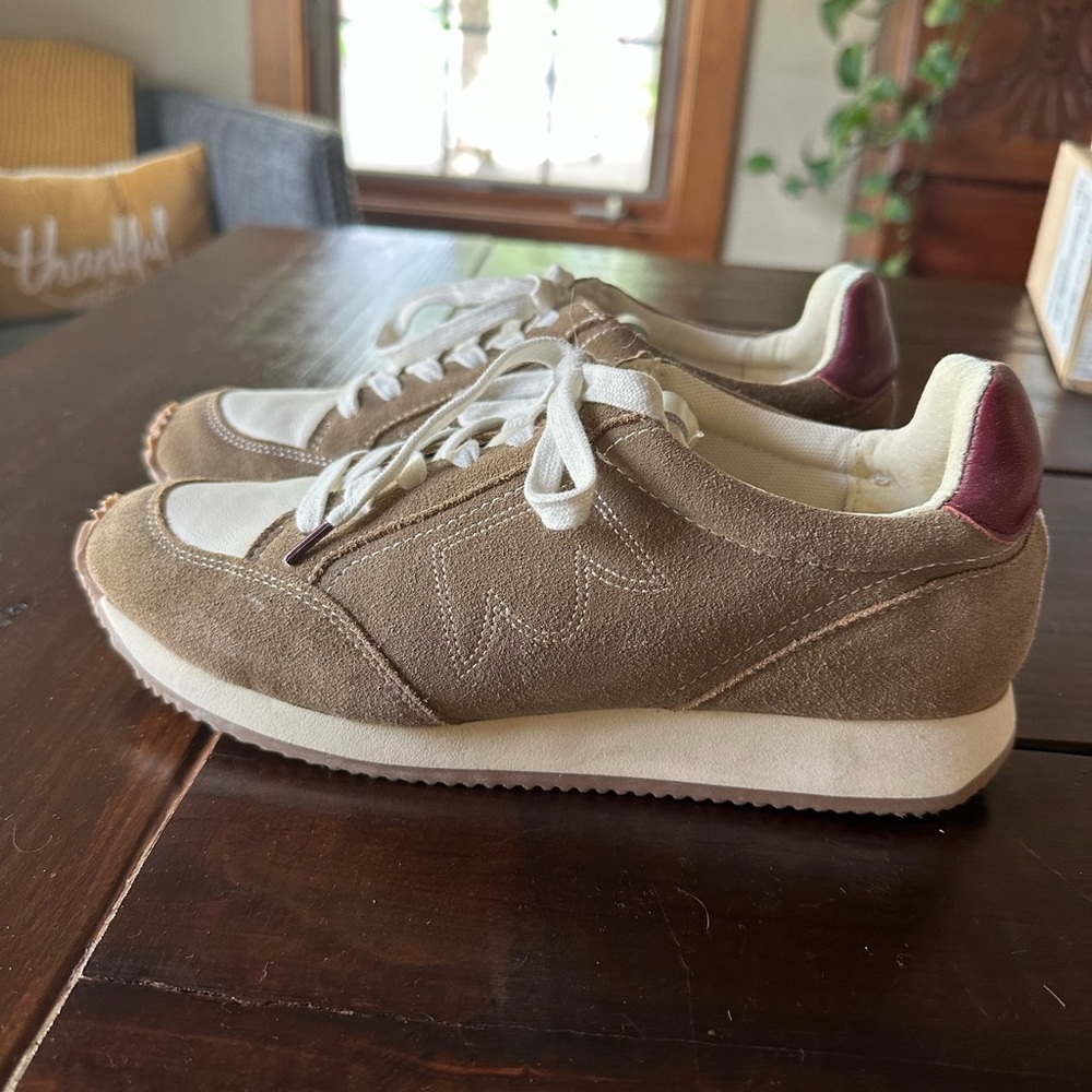 Birdies The Roadrunner in Chai Spice Suede